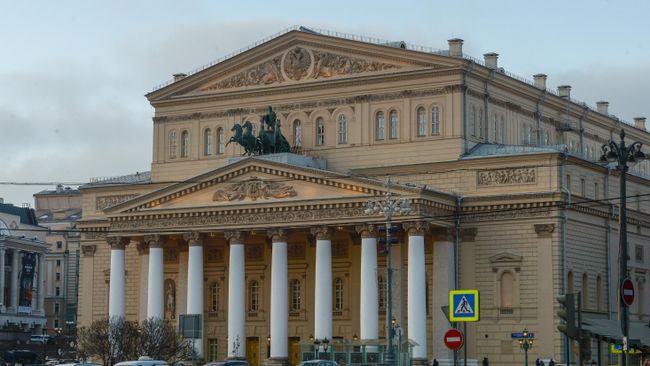 Вид на здание Государственного Академического Большого театра в Москве