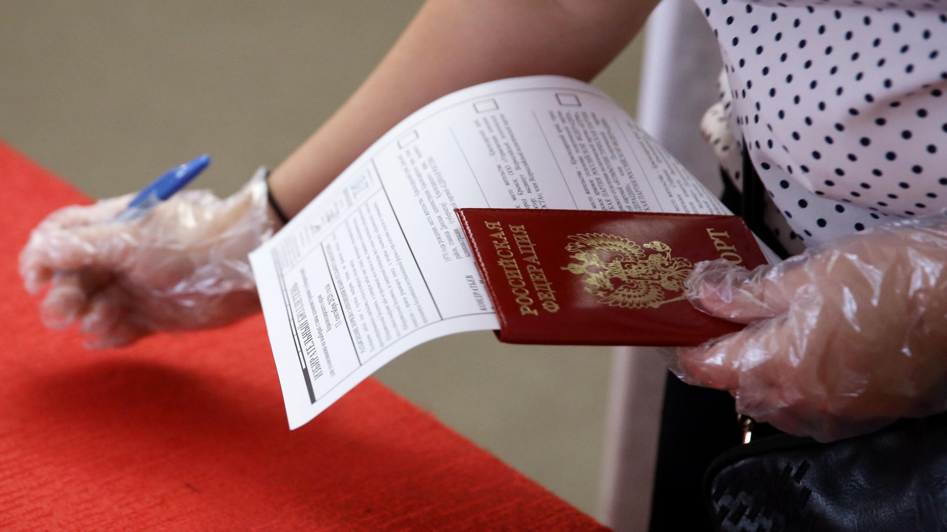 Голосование на избирательном участке Голосование на избирательном участке - РИА Новости, 1920, 10.09.2023
