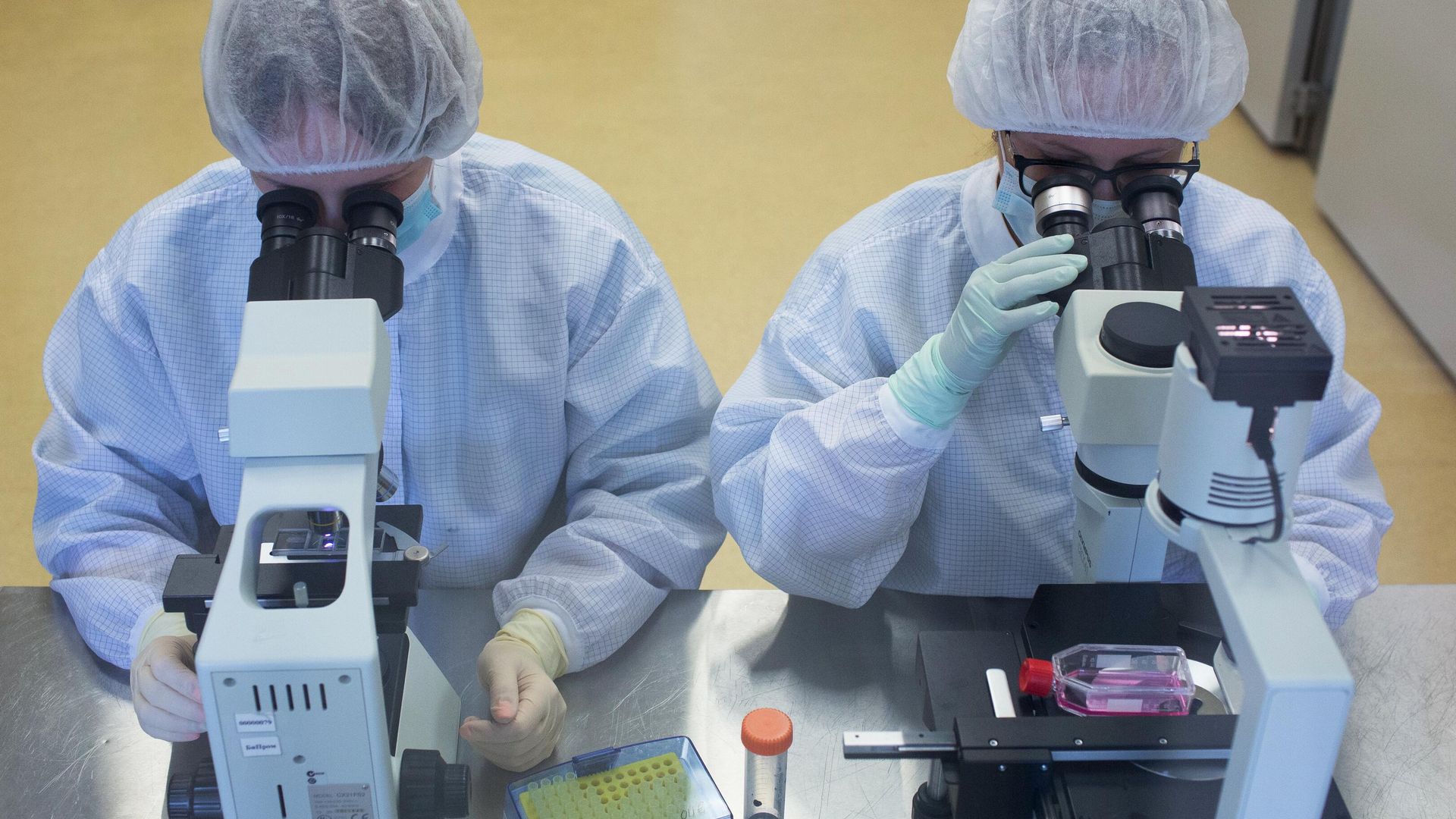 Производство вакцины от COVID-19 на фармацевтическом заводе Биннофарм  - РИА Новости, 1920, 13.09.2020
