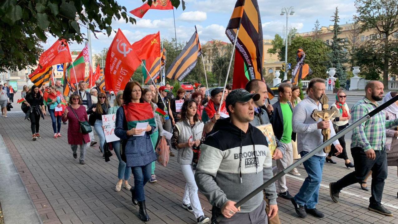 Сторонники Александра Лукашенко во время марша в Минске Сторонники Александра Лукашенко во время марша в Минске - РИА Новости, 1920, 12.09.2020