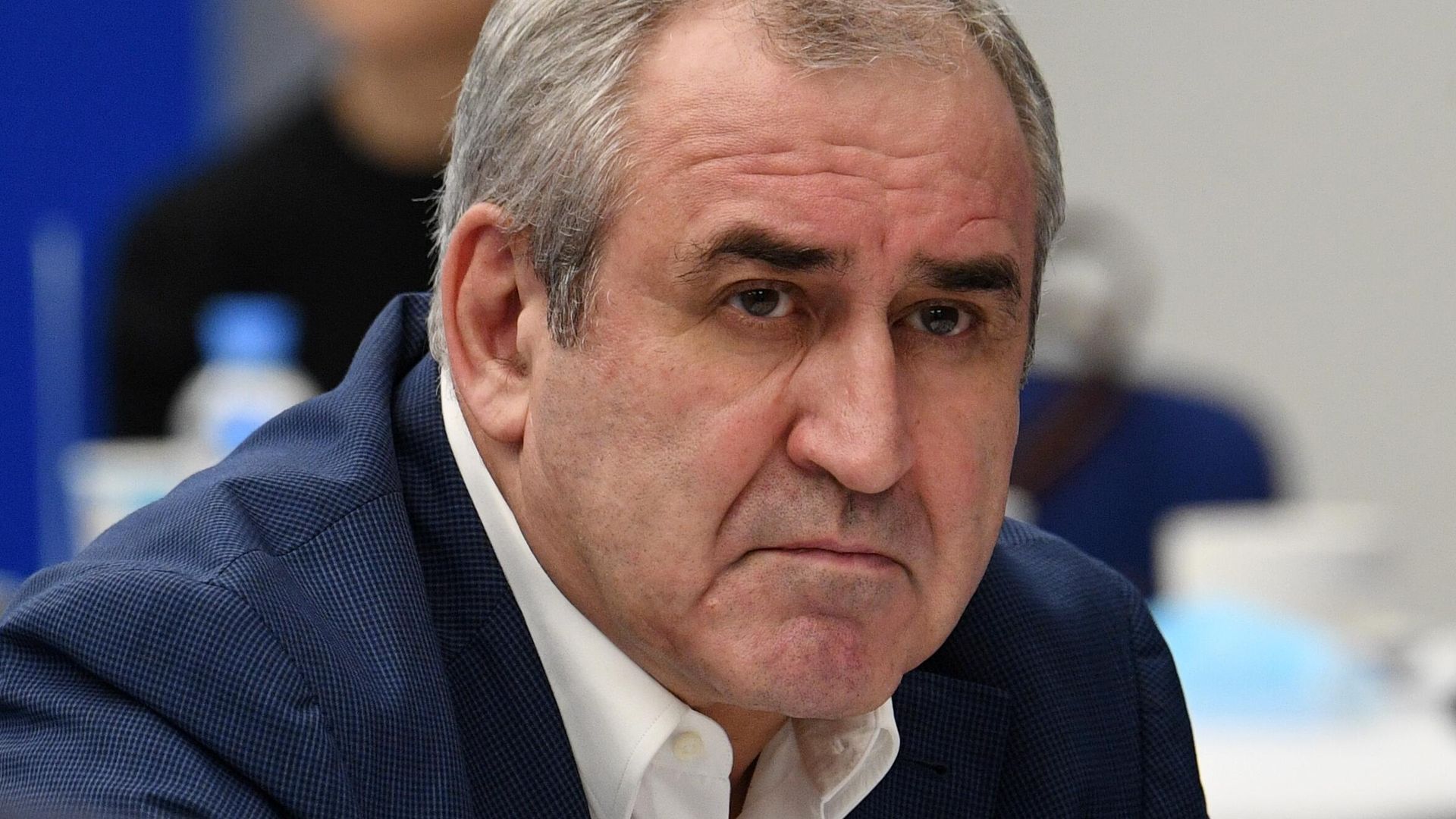 Руководитель фракции партии Единая Россия в Государственной думе РФ Сергей Неверов в ситуационном центре Единой России по мониторингу хода голосования - РИА Новости, 1920, 16.02.2021