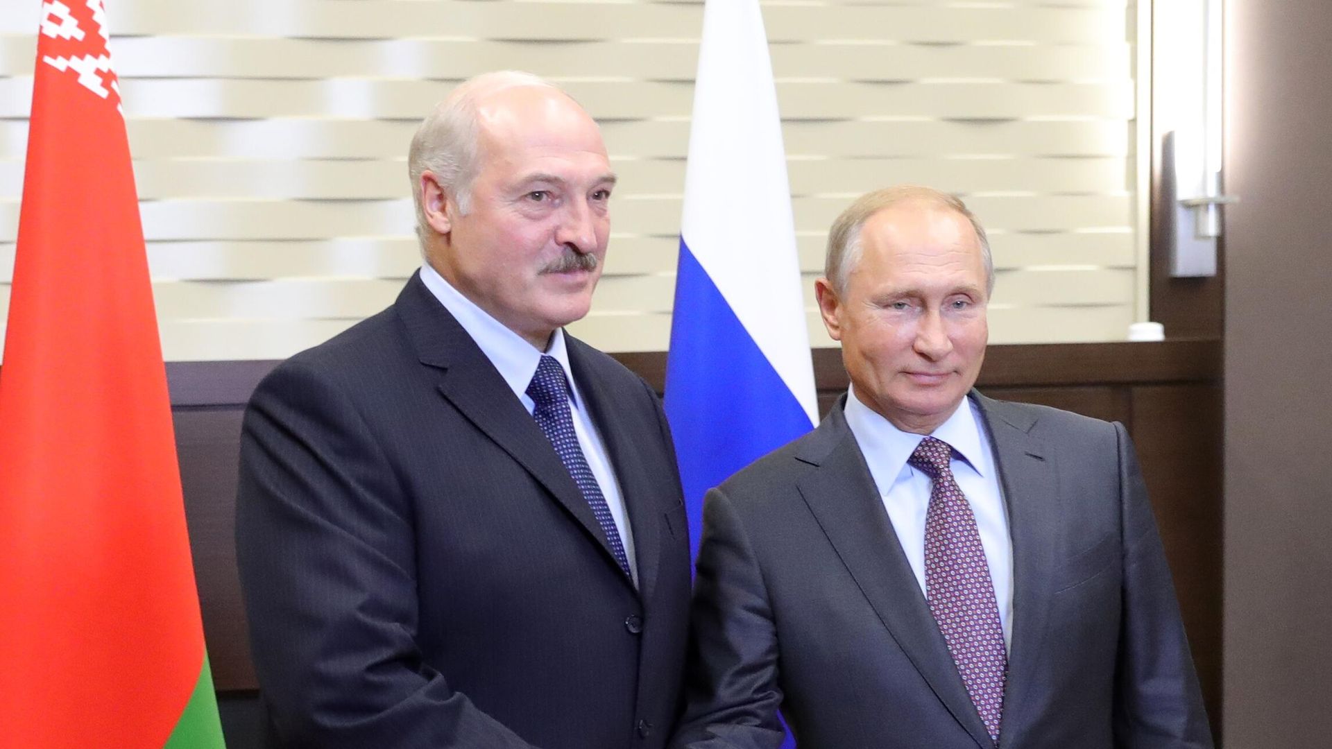 Президент РФ Владимир Путин и президент Белоруссии Александр Лукашенко Президент РФ Владимир Путин и президент Белоруссии Александр Лукашенко - РИА Новости, 1920, 30.08.2024