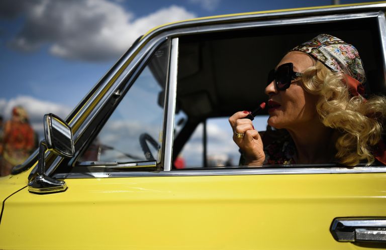 Участница ежегодного авторалли уникальных машин советской эпохи ГУМ-Авторалли — 2020 в Москве