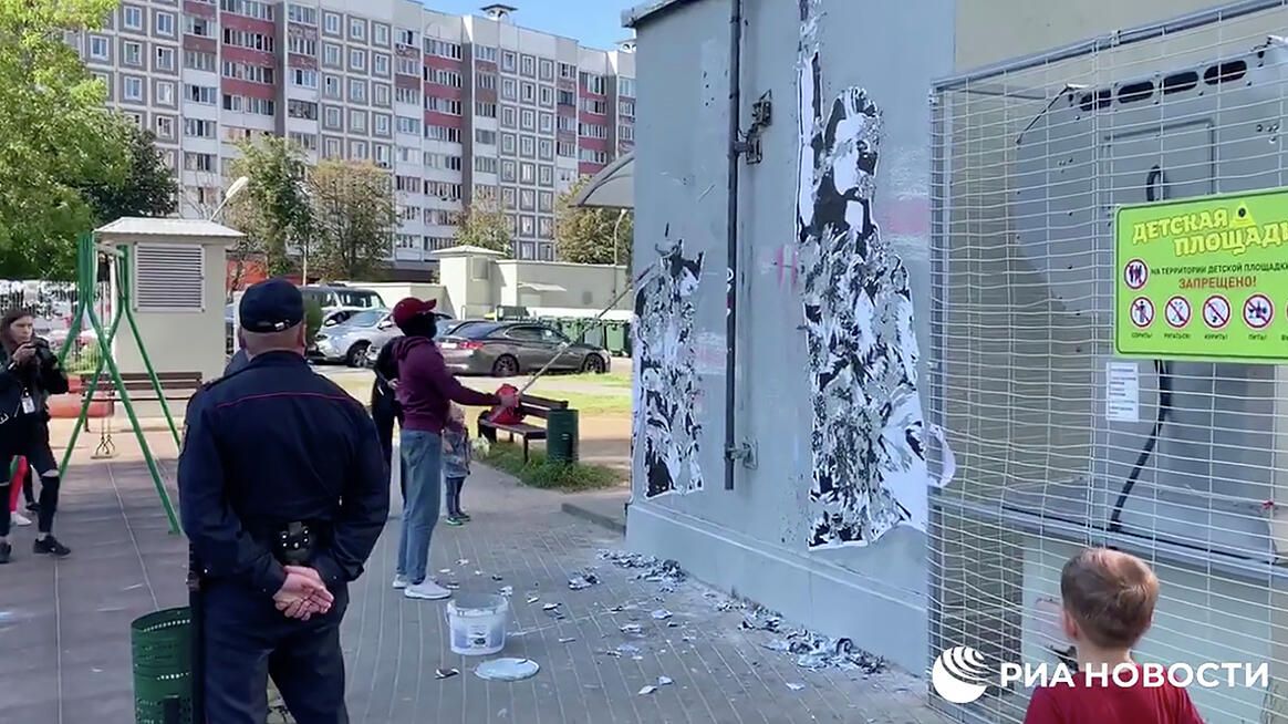 Ликвидация мурала с Диджеями свободы в Минске Ликвидация мурала с Диджеями свободы в Минске - РИА Новости, 1920, 15.09.2020
