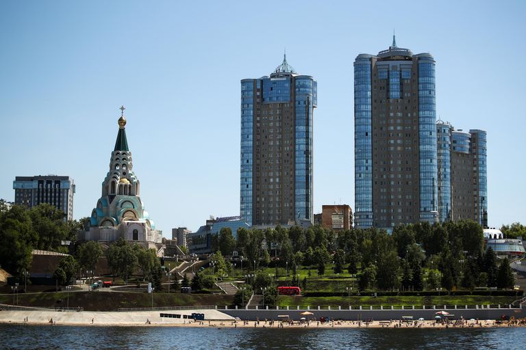 Вид на Самару с реки Волга. Слева - собор Софии Премудрости Божией Вид на Самару с реки Волга. Слева - собор Софии Премудрости Божией