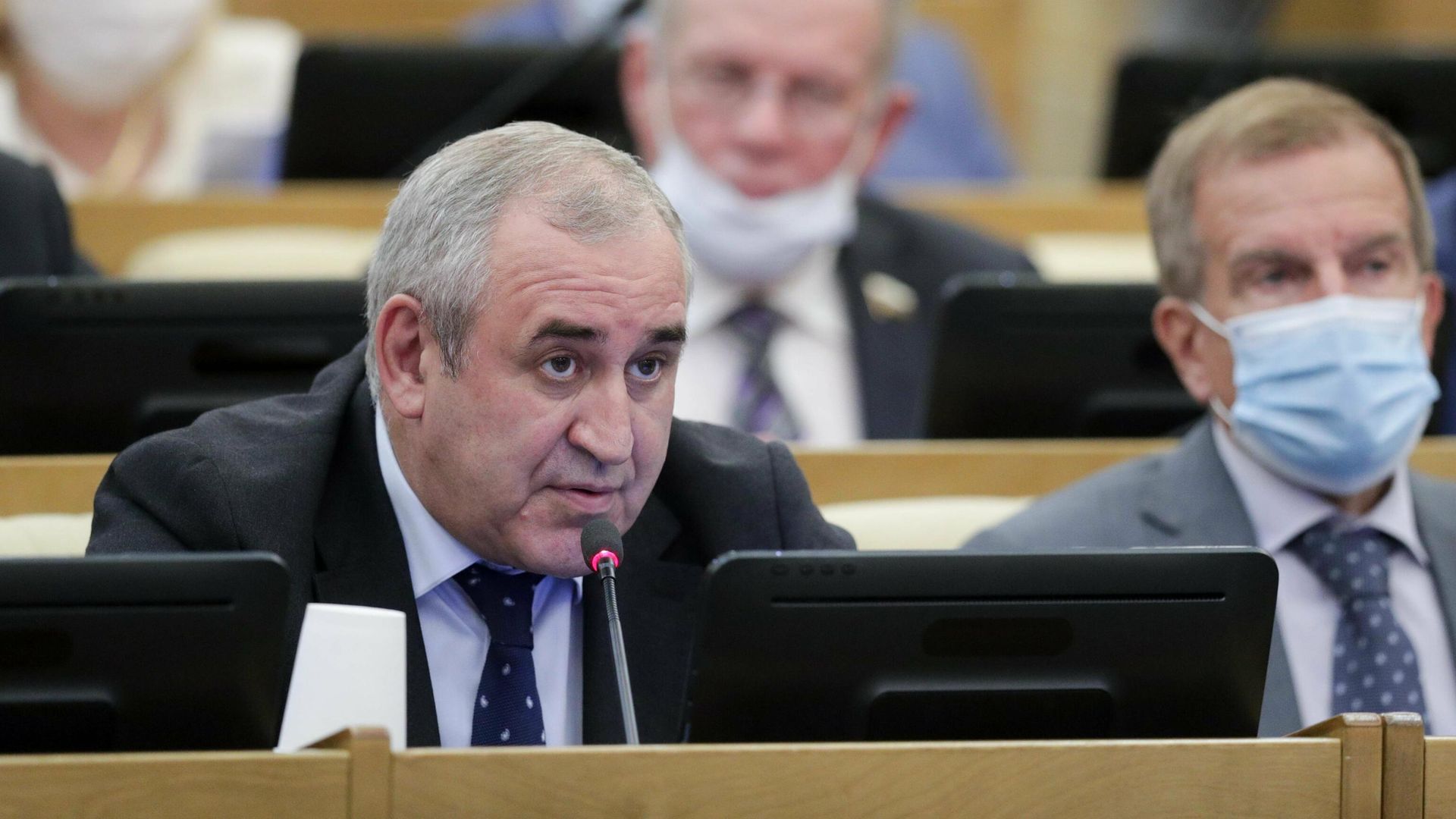 Руководитель фракции партии Единая Россия в Государственной думе РФ Сергей Неверов на пленарном заседании Государственной Думы РФ Руководитель фракции партии Единая Россия в Государственной думе РФ Сергей Неверов на пленарном заседании Государственной Думы РФ - РИА Новости, 1920, 16.09.2020