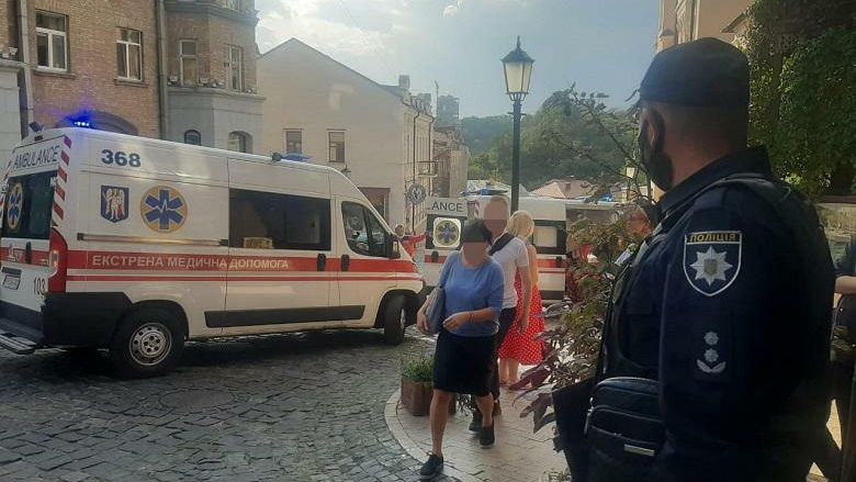 Оперативные службы на месте взрыва в ресторане на Андреевском спуске в Киеве Оперативные службы на месте взрыва в ресторане на Андреевском спуске в Киеве - РИА Новости, 1920, 17.09.2020