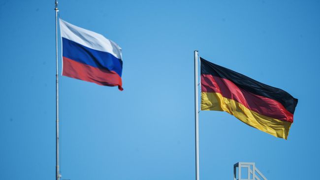 Флаги России и Германии