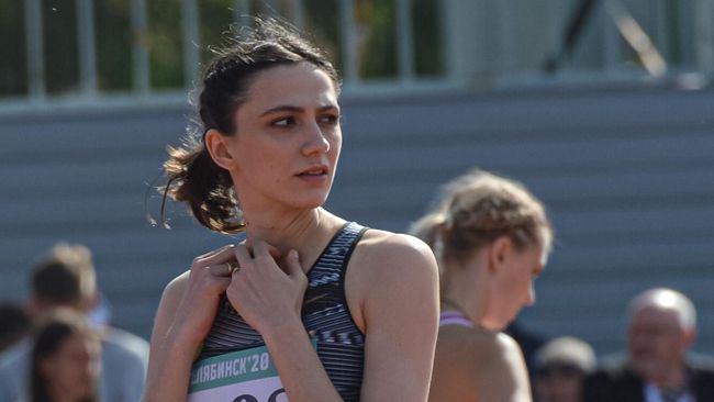 Мария Ласицкене в финале соревнований по прыжкам в высоту среди женщин на чемпионате России по легкой атлетике в Челябинске. 