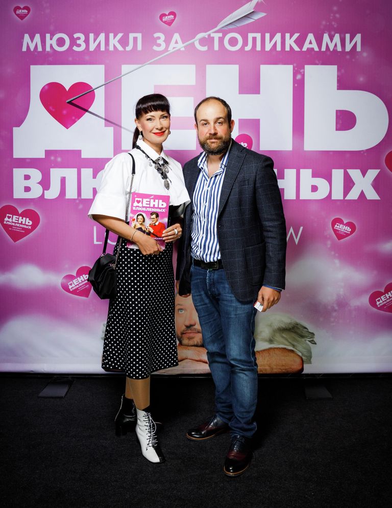 Нона Гришаева и Александр Нестеров на премьере мюзикла День влюбленных Нона Гришаева и Александр Нестеров на премьере мюзикла День влюбленных