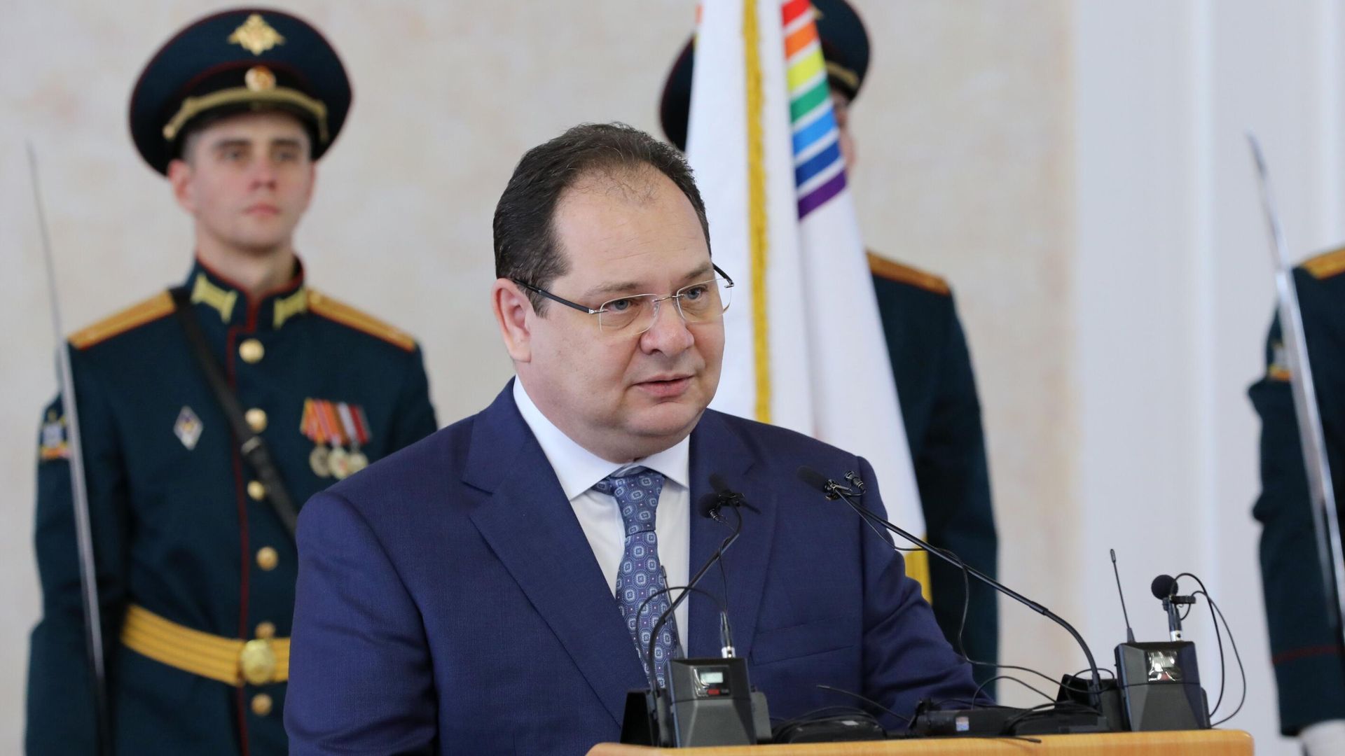 Губернатор Еврейской автономной области Ростислав Гольдштейн на церемонии инаугурации в Биробиджане Губернатор Еврейской автономной области Ростислав Гольдштейн на церемонии инаугурации в Биробиджане - РИА Новости, 1920, 05.11.2024