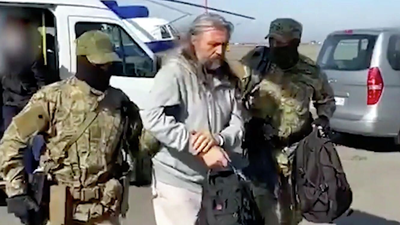 Один из руководителей религиозной организации Церковь Последнего Завета Сергей Тороп во время задержания Один из руководителей религиозной организации Церковь Последнего Завета Сергей Тороп во время задержания - РИА Новости, 1920, 22.09.2020