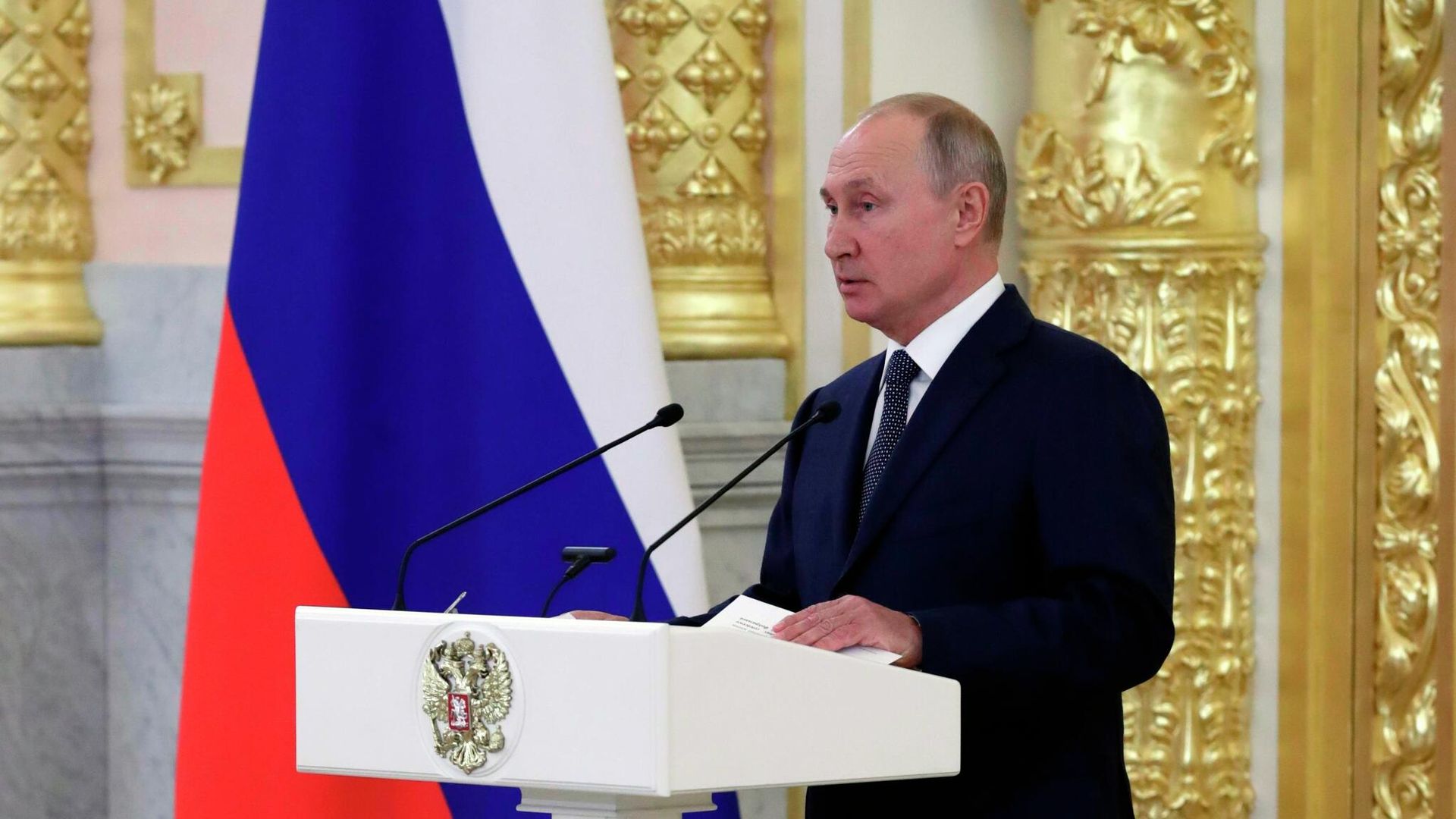 Президент РФ Владимир Путин выступает перед членами Совета Федерации Федерального Собрания Российской Федерации Президент РФ Владимир Путин выступает перед членами Совета Федерации Федерального Собрания Российской Федерации - РИА Новости, 1920, 23.09.2020
