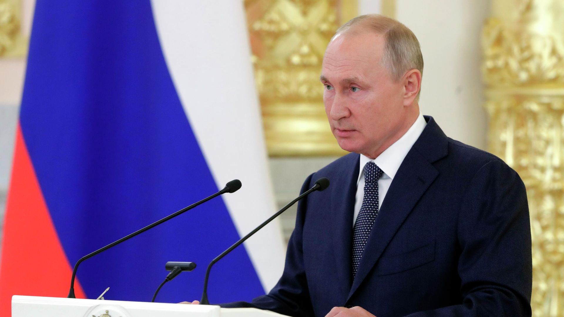 Президент РФ Владимир Путин выступает перед членами Совета Федерации Федерального Собрания Российской Федерации Президент РФ Владимир Путин выступает перед членами Совета Федерации Федерального Собрания Российской Федерации - РИА Новости, 1920, 23.09.2020