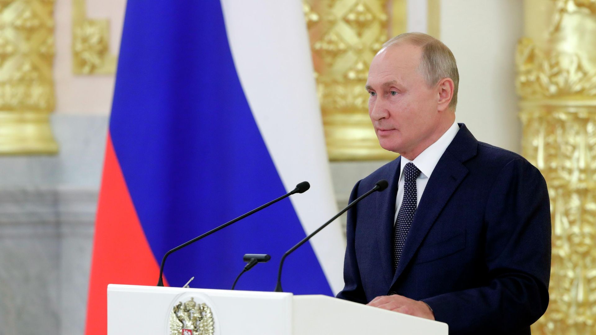 Президент РФ Владимир Путин выступает перед членами Совета Федерации Федерального Собрания Российской Федерации Президент РФ Владимир Путин выступает перед членами Совета Федерации Федерального Собрания Российской Федерации - РИА Новости, 1920, 28.09.2020