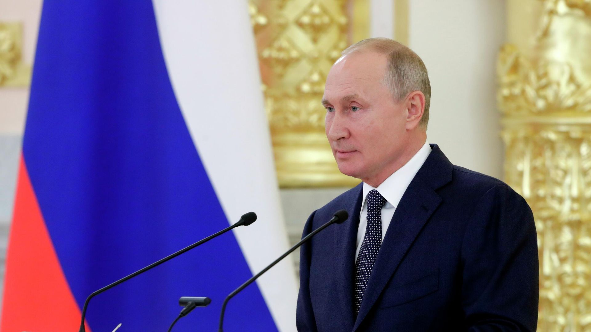 Президент РФ Владимир Путин выступает перед членами Совета Федерации Федерального Собрания Российской Федерации Президент РФ Владимир Путин выступает перед членами Совета Федерации Федерального Собрания Российской Федерации - РИА Новости, 1920, 07.10.2020