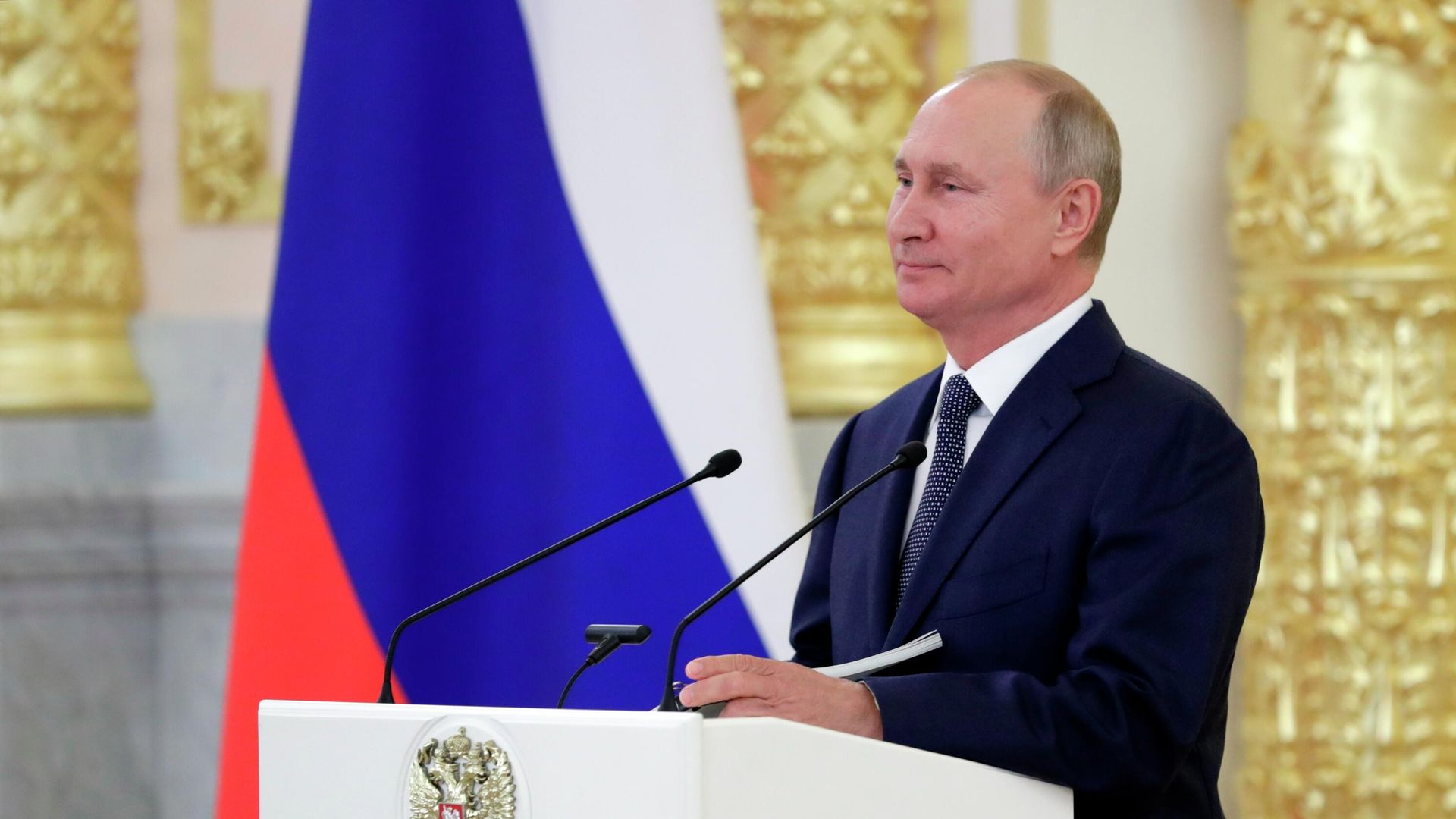 Президент РФ Владимир Путин выступает перед членами Совета Федерации Федерального Собрания Российской Федерации Президент РФ Владимир Путин выступает перед членами Совета Федерации Федерального Собрания Российской Федерации - РИА Новости, 1920, 23.09.2020