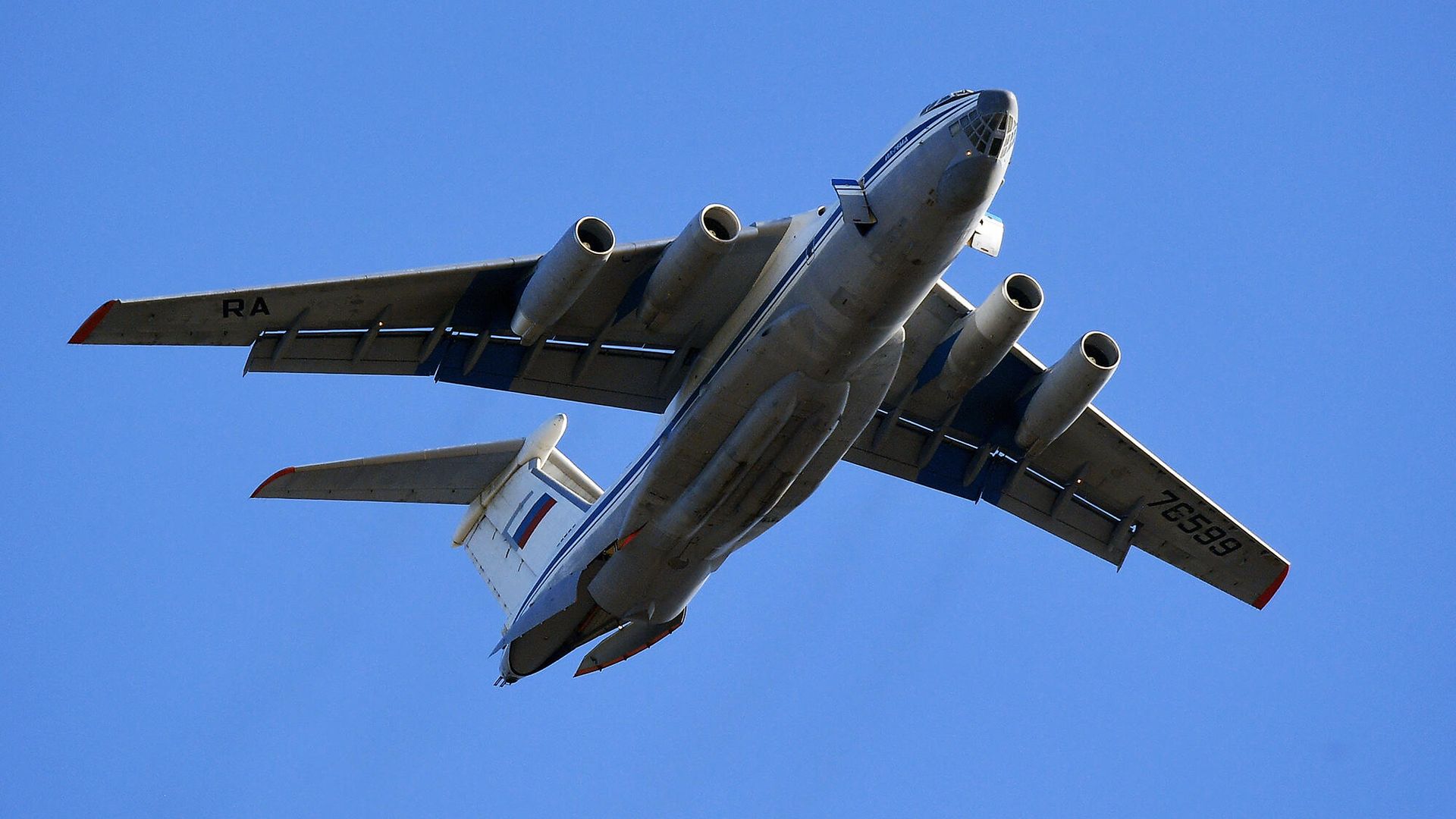 Тяжёлый военно-транспортный самолёт Ил-76 Тяжёлый военно-транспортный самолёт Ил-76 - РИА Новости, 1920, 25.09.2020