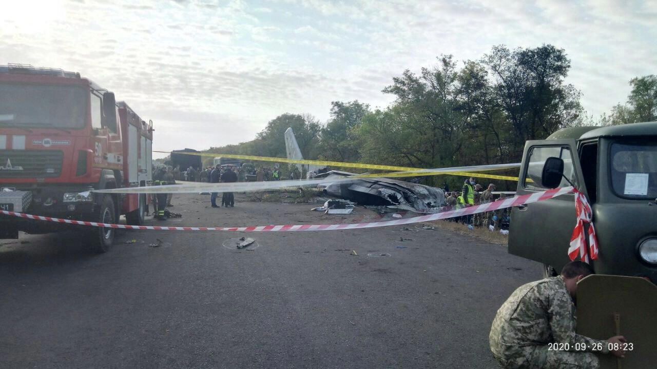 На месте крушения военно-транспортного самолета Ан-26 ВВС Украины под Харьковом - РИА Новости, 1920, 26.09.2020