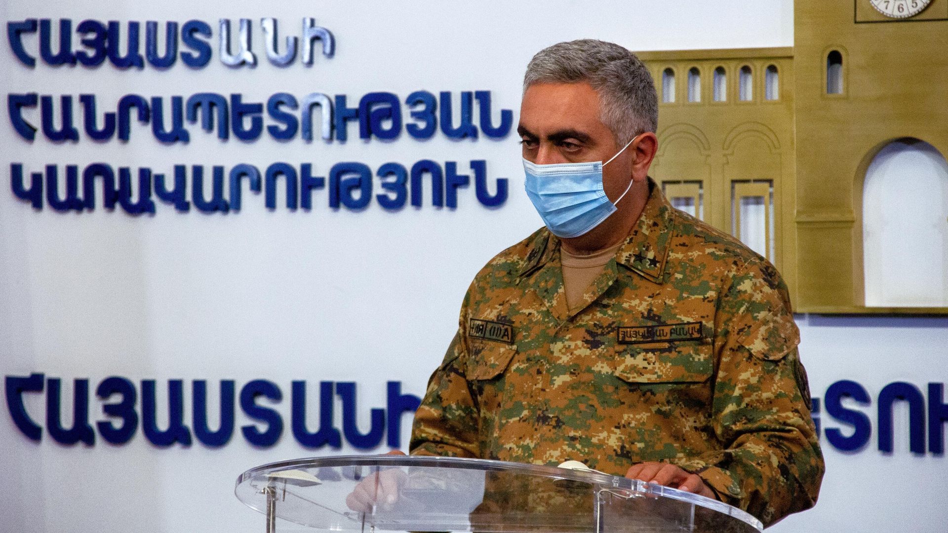 Официальный представитель Министерства обороны Армении Арцрун Ованнисян на брифинге в Едином информационном центре - РИА Новости, 1920, 01.10.2020