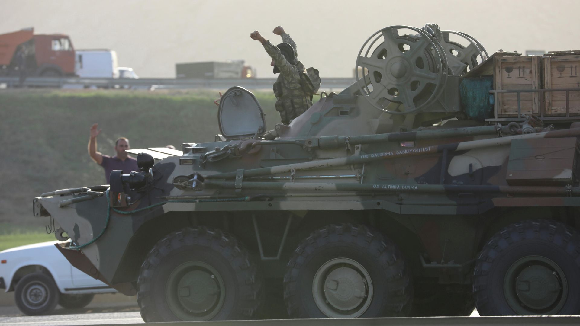 Военнослужащие армии Азербайджана на бронетранспортере в Баку Военнослужащие армии Азербайджана на бронетранспортере в Баку - РИА Новости, 1920, 04.10.2020