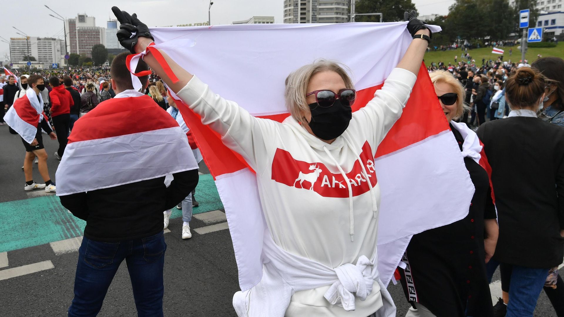 Участники несанкционированной акции протеста оппозиции в Минске Участники несанкционированной акции протеста оппозиции в Минске - РИА Новости, 1920, 27.09.2020
