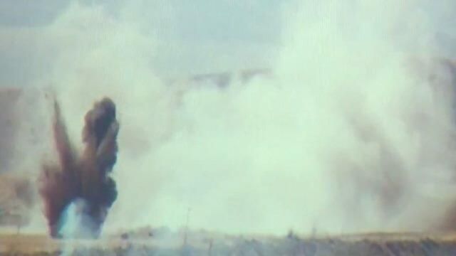 Кадры с горящей боевой техникой в Нагорном Карабахе Кадры с горящей боевой техникой в Нагорном Карабахе - РИА Новости, 1920, 27.09.2020