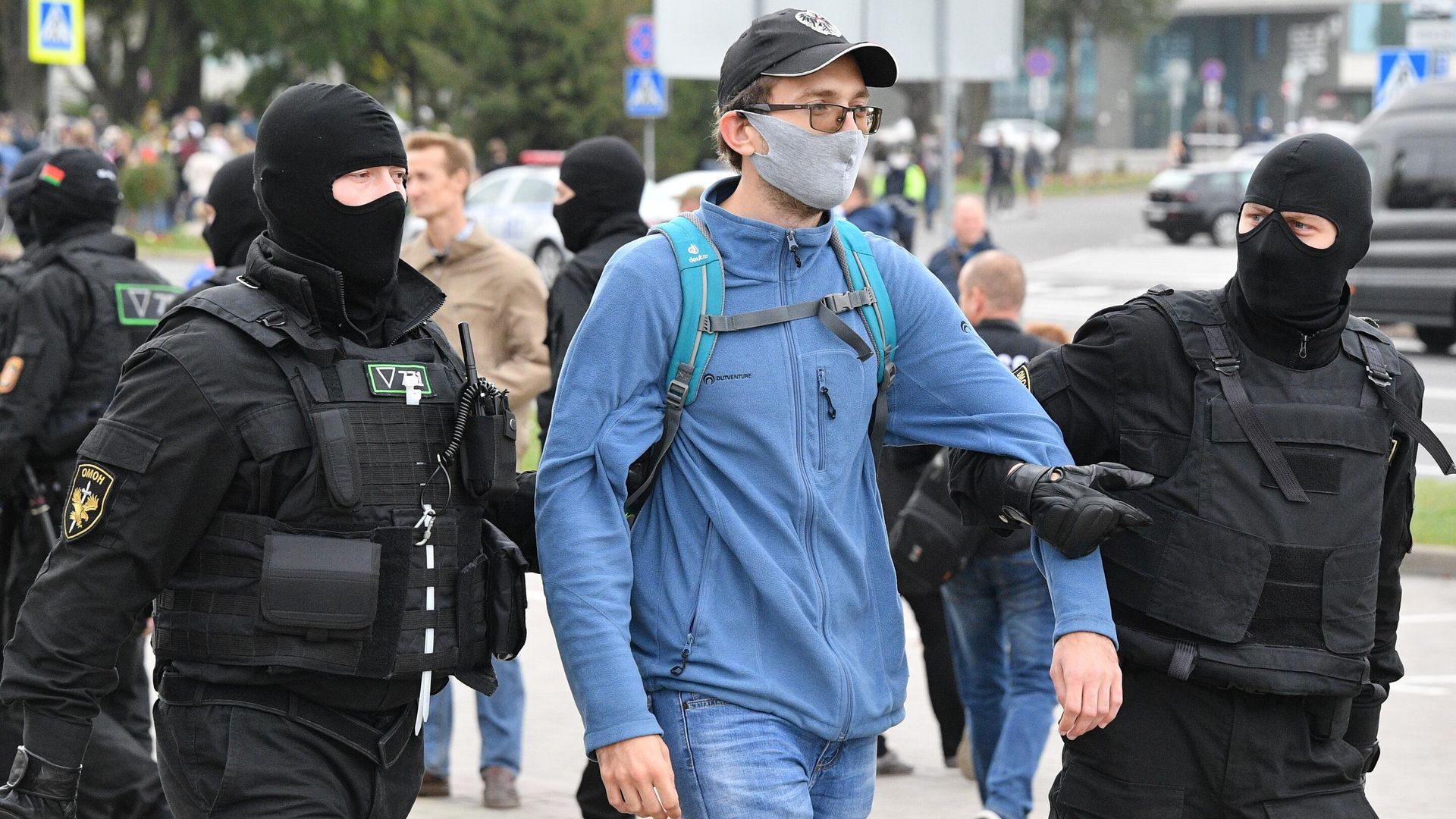 Задержание участников несанкционированной акции протеста оппозиции в Минске Задержание участников несанкционированной акции протеста оппозиции в Минске - РИА Новости, 1920, 04.10.2020
