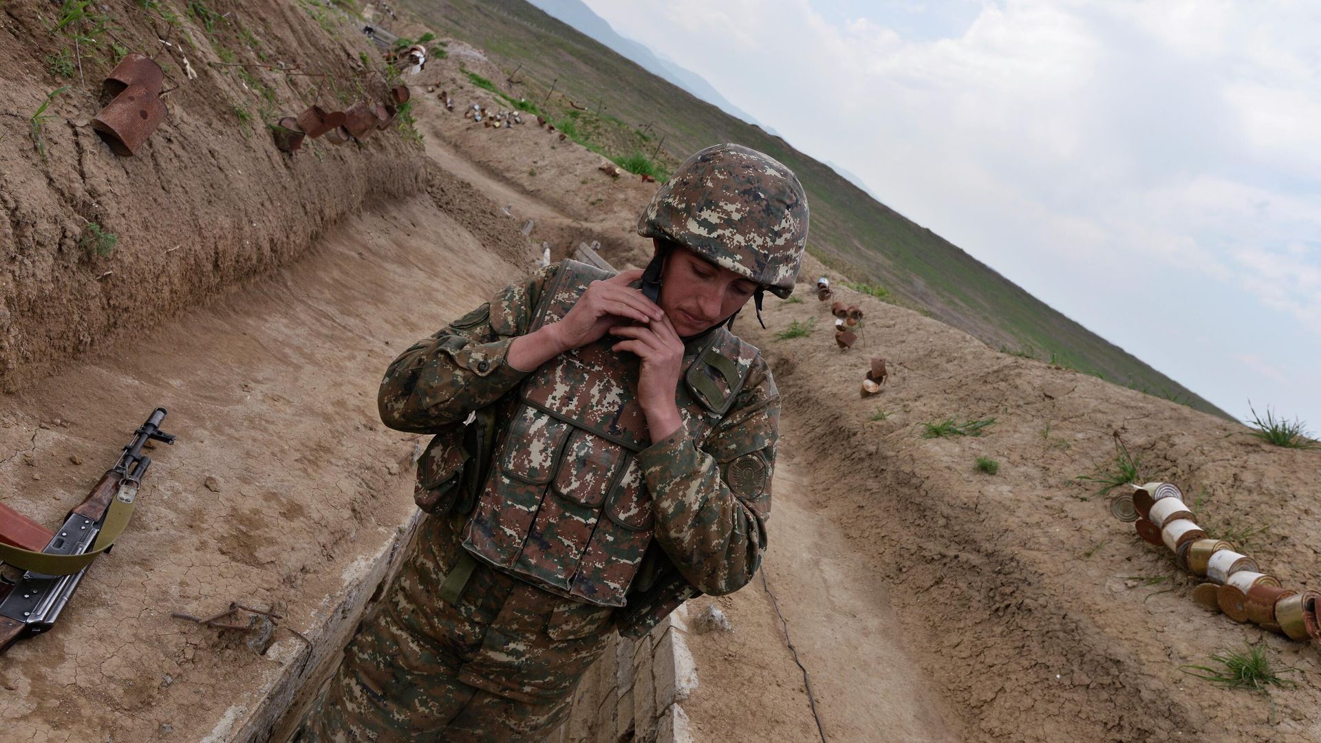 Военнослужащий в зоне карабахского конфликта Военнослужащий в зоне карабахского конфликта - РИА Новости, 1920, 29.09.2020
