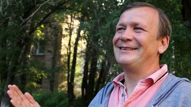 Комментатор Матч ТВ Александр Шмурнов.