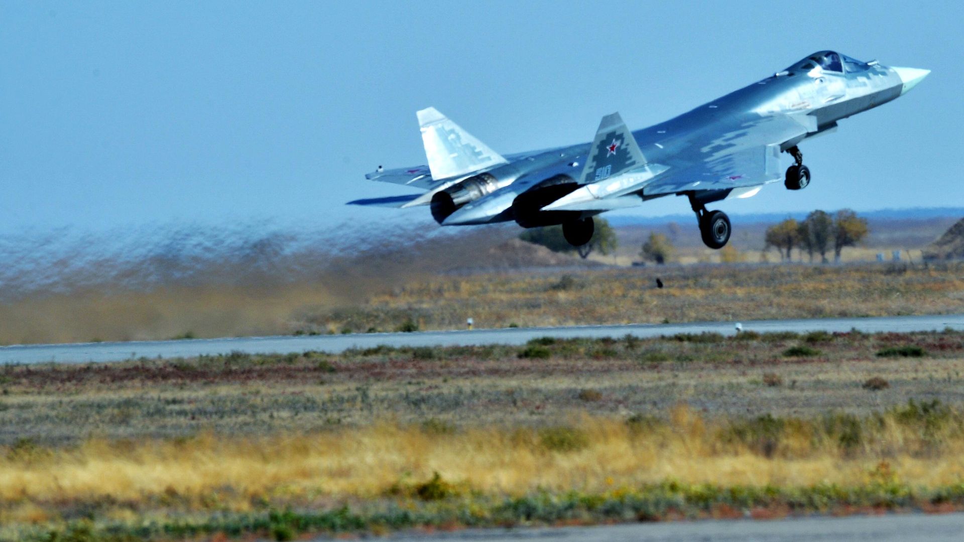 Многофункциональный истребитель пятого поколения Су-57 Многофункциональный истребитель пятого поколения Су-57 - РИА Новости, 1920, 16.06.2021