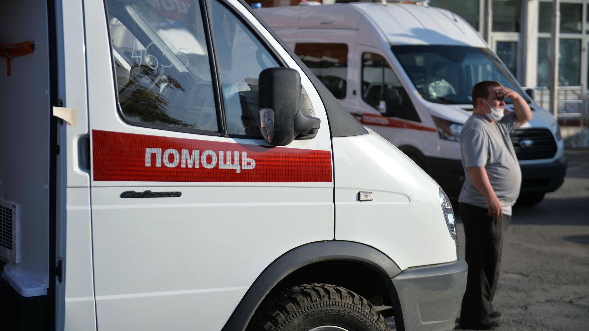 Автомобили скорой медицинской помощи в Свердловской области Автомобили скорой медицинской помощи в Свердловской области - РИА Новости, 1920, 17.07.2021