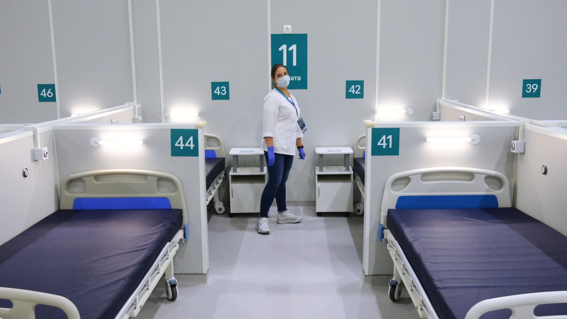 Палата во временном госпитале для пациентов с COVID-19 на территории выставочного центра Сокольники в Москве - РИА Новости, 1920, 06.10.2020