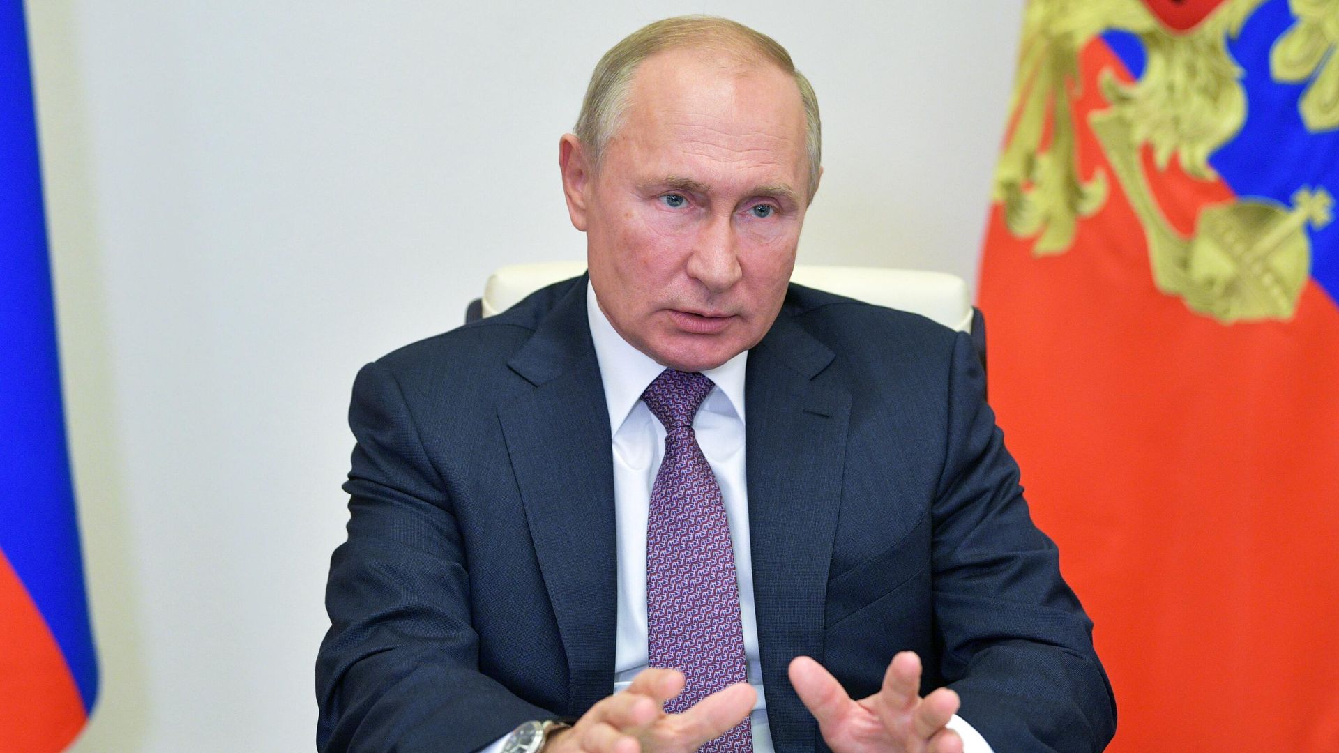 Президент РФ Владимир Путин во время встречи в режиме видеоконференции с руководителями фракций в Государственной думе  - РИА Новости, 1920, 06.10.2020