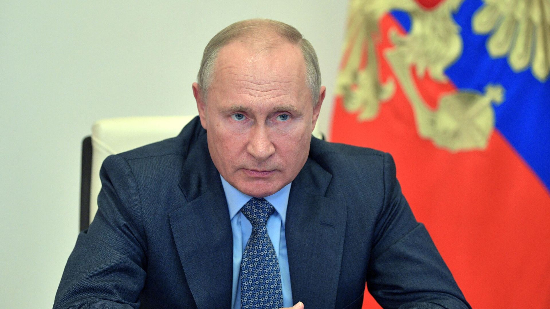 Президент РФ Владимир Путин во время совещания в режиме видеоконференции по вопросам по вопросам МЧС РФ - РИА Новости, 1920, 14.10.2020