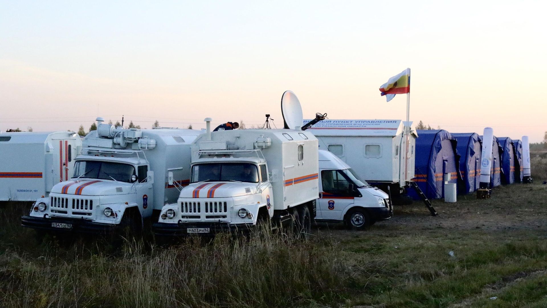Автомобили МЧС России повышенной проходимости для ликвидации ЧС в Рязанской области Автомобили МЧС России повышенной проходимости для ликвидации ЧС в Рязанской области - РИА Новости, 1920, 09.10.2020