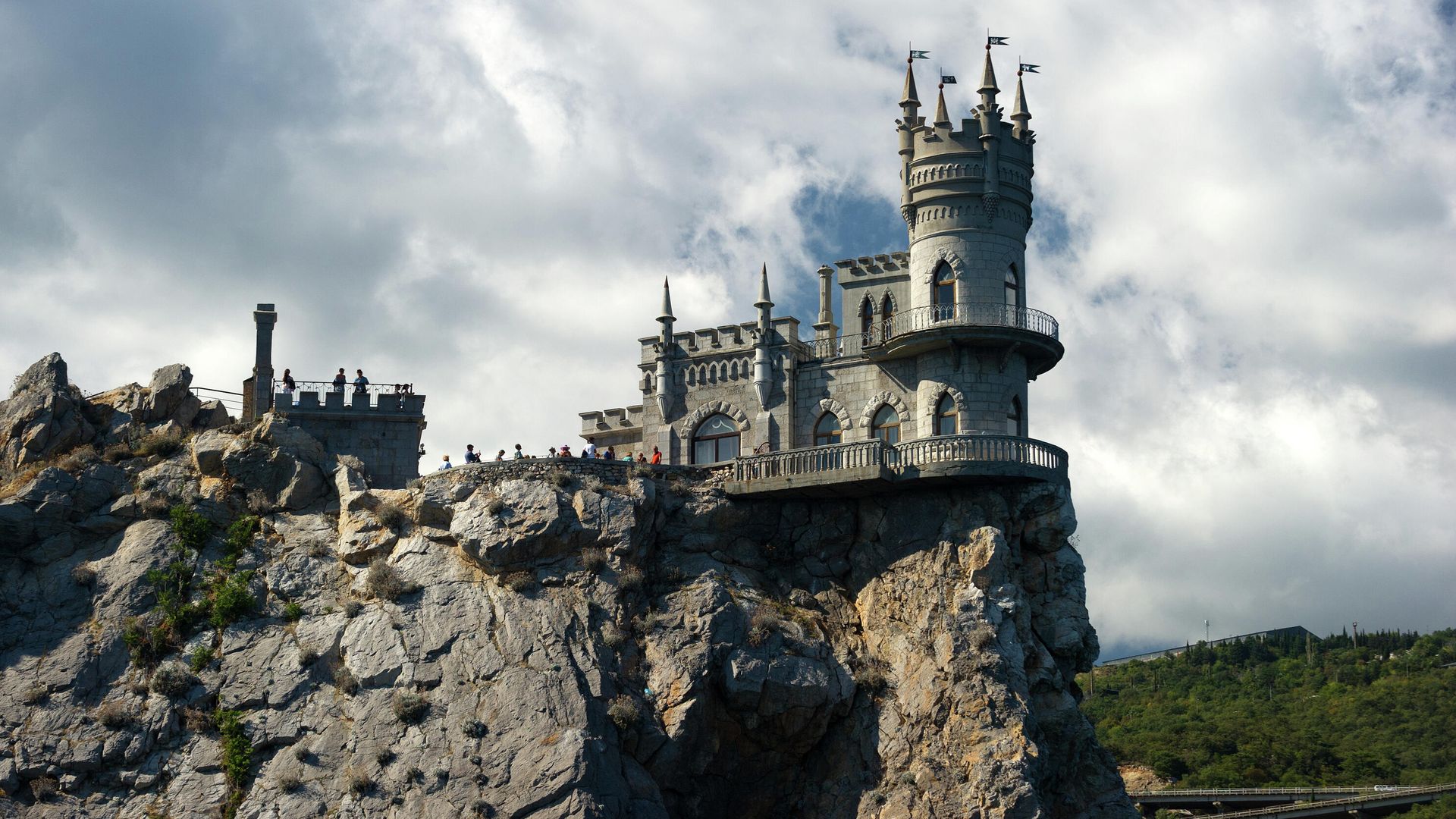 Замок Ласточкино гнездо на береговой скале в поселке Гаспра в Крыму Замок Ласточкино гнездо на береговой скале в поселке Гаспра в Крыму - РИА Новости, 1920, 18.09.2021