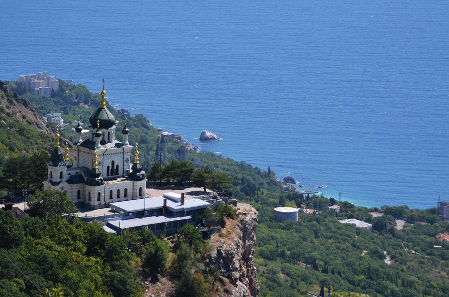 Церковь Воскресения Христова в поселке Форос в Крыму Церковь Воскресения Христова в поселке Форос в Крыму