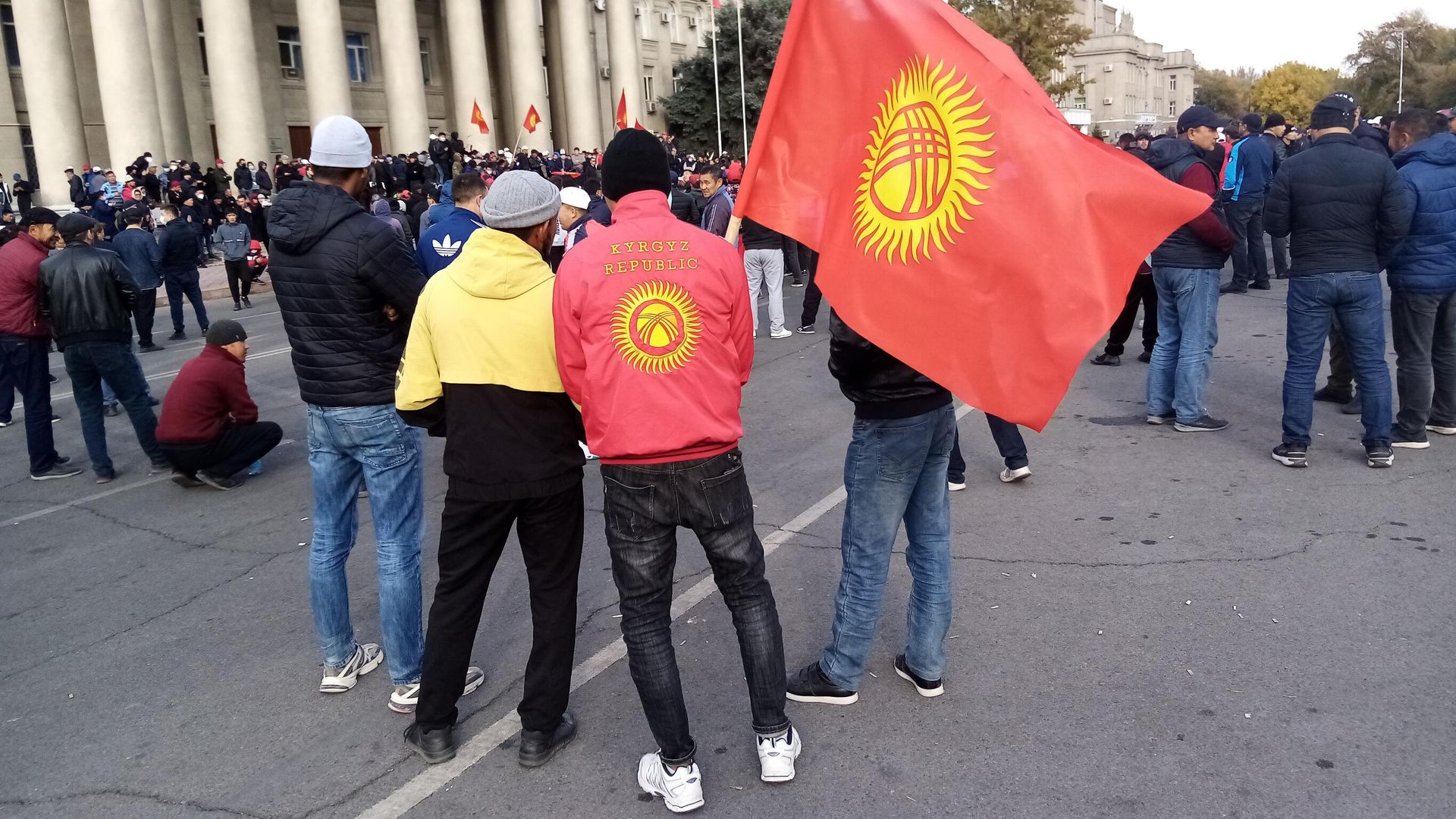 Участники митинга в Бишкеке Участники митинга в Бишкеке - РИА Новости, 1920, 10.10.2020