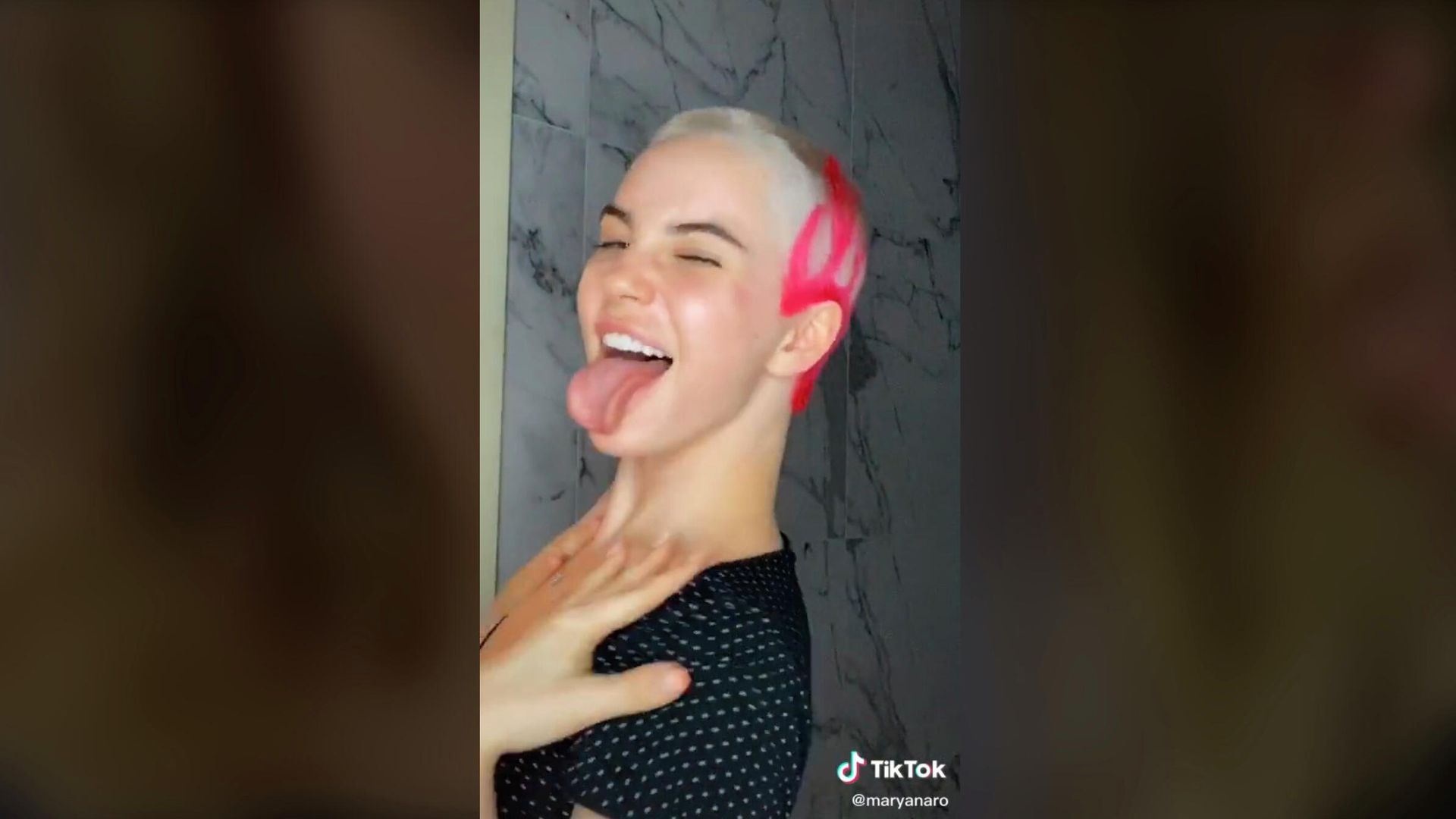 Скриншот видео из TikTok-аккаунта maryanaro Скриншот видео из TikTok-аккаунта maryanaro - РИА Новости, 1920, 06.03.2021