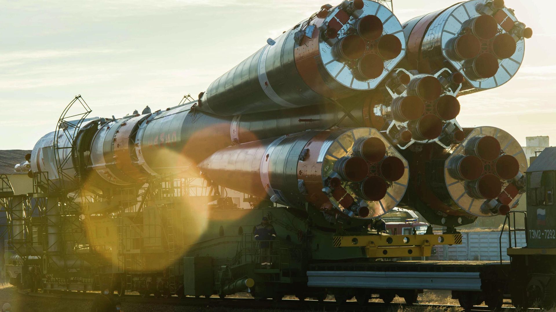 Вывоз РН Союз-2.1а с пилотируемым кораблем Союз МС-17 на стартовый комплекс космодрома Байконур - РИА Новости, 1920, 13.11.2020