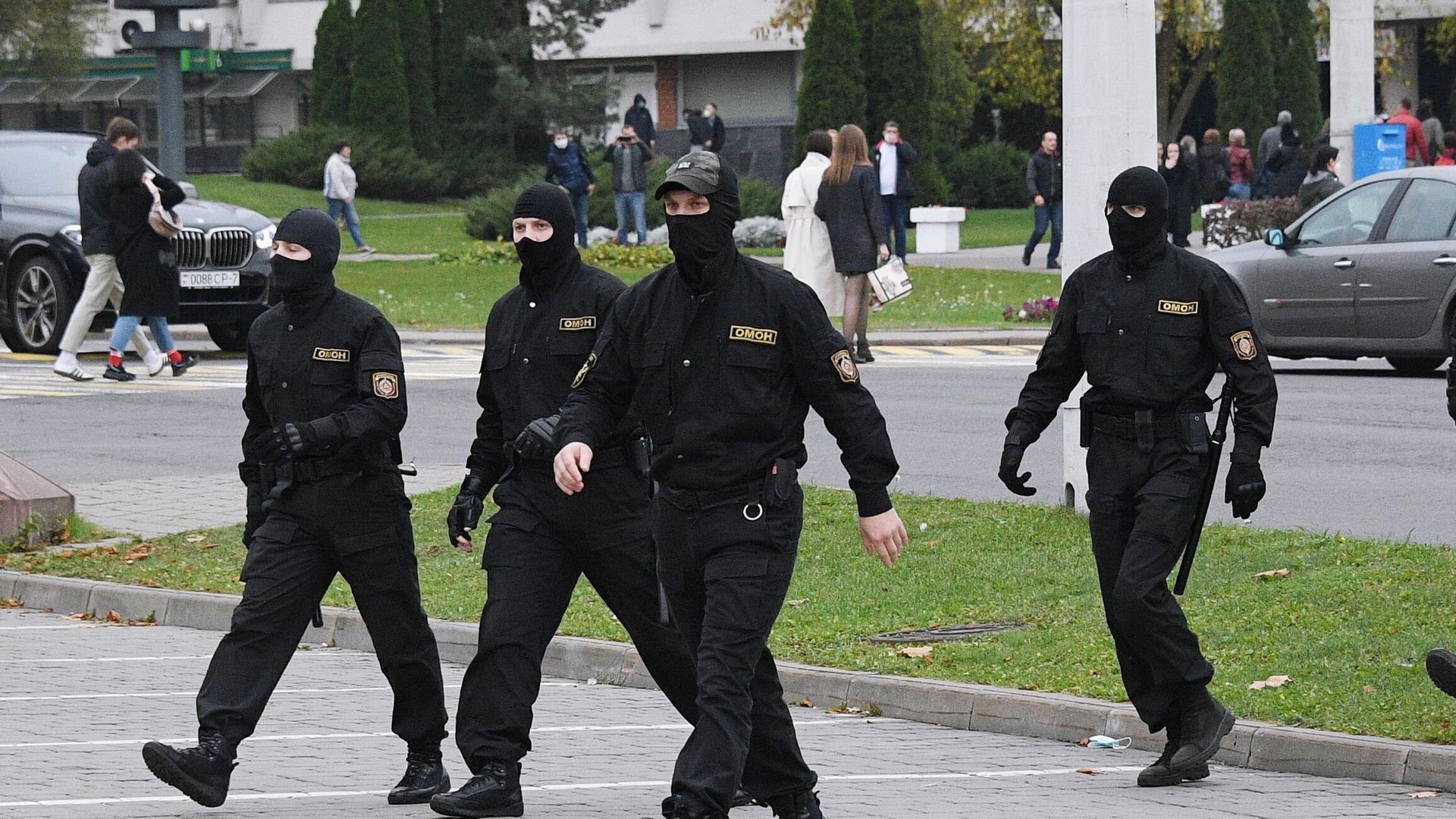 Сотрудники правоохранительных органов во время несанкционированной акции протеста оппозиции в Минске Сотрудники правоохранительных органов во время несанкционированной акции протеста оппозиции в Минске - РИА Новости, 1920, 25.03.2021