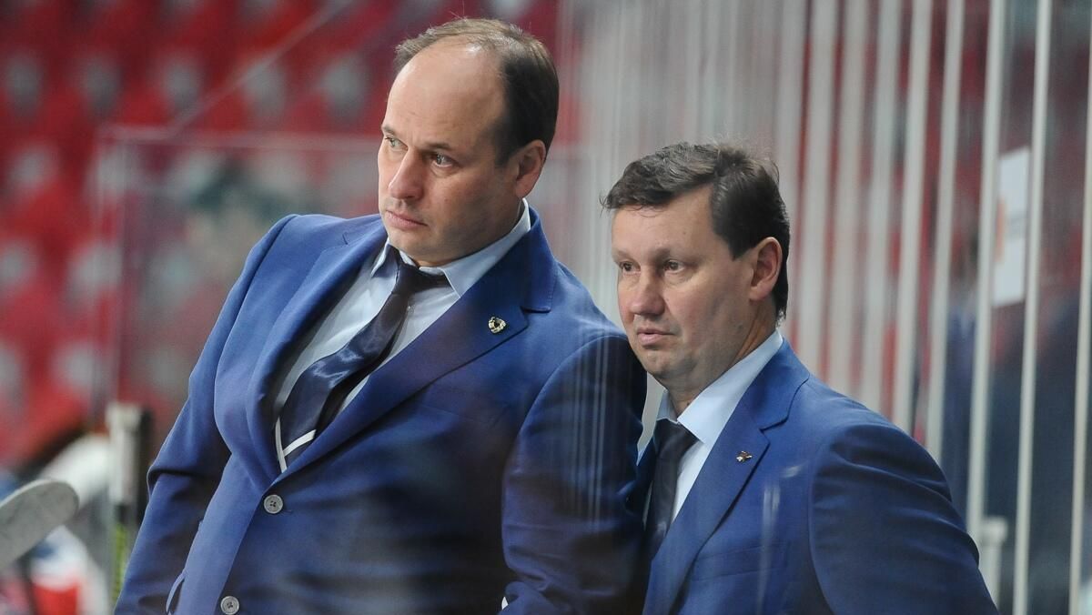 Хоккейный тренер Евгений Ставровский (слева) Хоккейный тренер Евгений Ставровский (слева) - РИА Новости, 1920, 03.11.2020