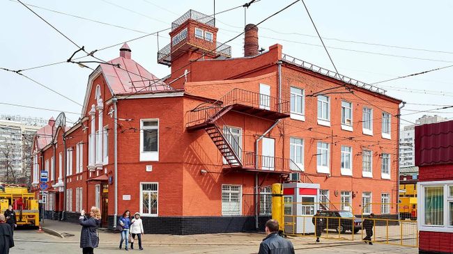 Трамвайное депо имени Апакова на улице Шаболовка в Москве