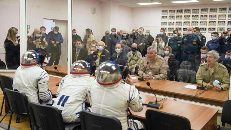 Встрече с участниками основного экипажа 64-й экспедиции на МКС перед запуском ракеты-носителя Союз-2.1а с транспортным пилотируемым кораблем Союз МС-17 со стартовой площадки №31 космодрома Байконур Встрече с участниками основного экипажа 64-й экспедиции на МКС перед запуском ракеты-носителя Союз-2.1а с транспортным пилотируемым кораблем Союз МС-17 со стартовой площадки №31 космодрома Байконур