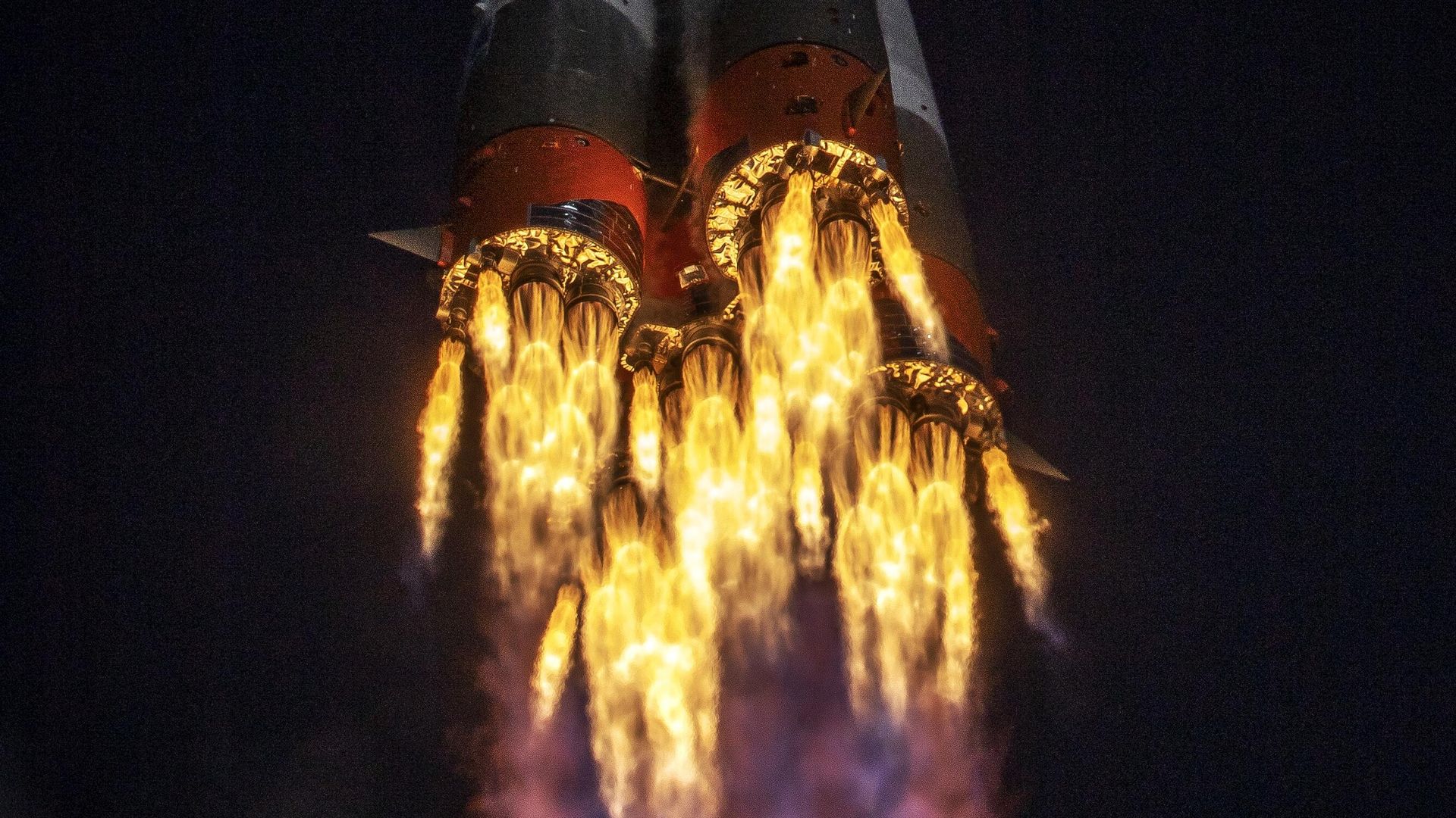 Ракета-носитель Союз во время запуска со стартовой площадки космодрома Байконур Ракета-носитель Союз во время запуска со стартовой площадки космодрома Байконур - РИА Новости, 1920, 31.10.2020
