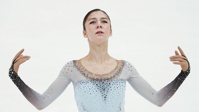 Анна Фролова выступает с произвольной программой в женском одиночном катании на II этапе Кубка России - Ростелеком по фигурному катанию в Москве.