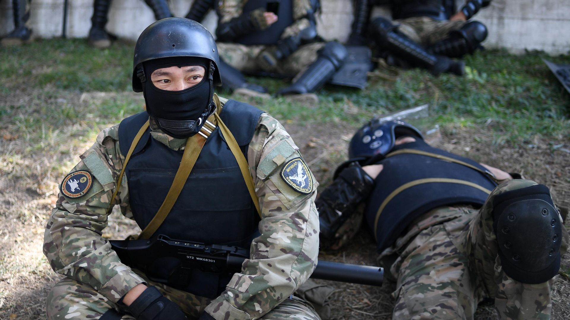 Сотрудники правоохранительных органов Киргизии Сотрудники правоохранительных органов Киргизии - РИА Новости, 1920, 23.03.2024