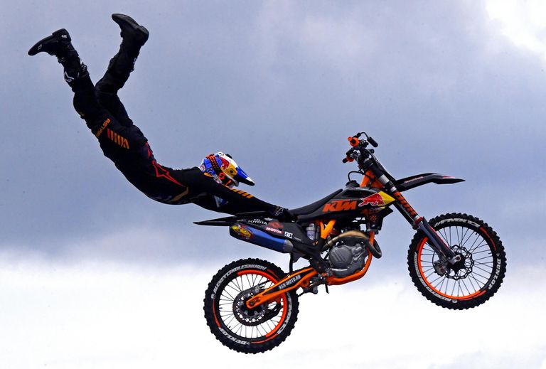Показательные выступления команды по мотофристайлу FMX13 в рамках фестиваля Владивосток 2020, посвященного празднованию 82-летней годовщины образования Приморского края