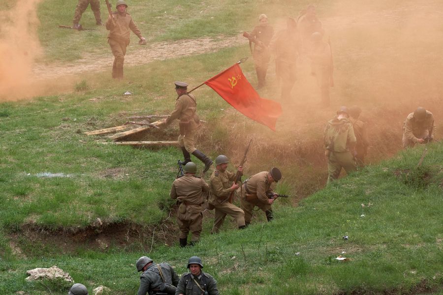 Военно-историческая реконструкция Штурм Сапун-горы Военно-историческая реконструкция Штурм Сапун-горы